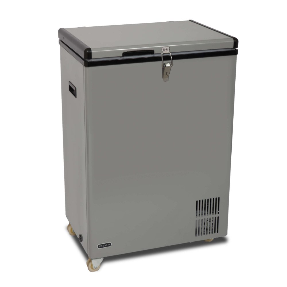 Whynter Portable Wheeled Fridge/Freezer 95 Qt with 12V FM-951GW